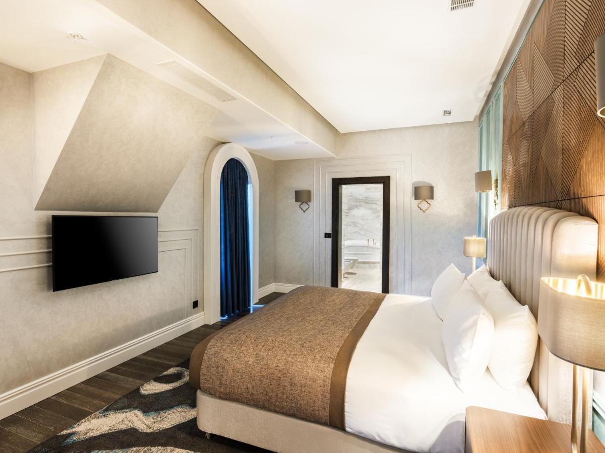 Hotel Intercontinental Baku By Ihg Zewnętrze zdjęcie A bedroom at the hotel