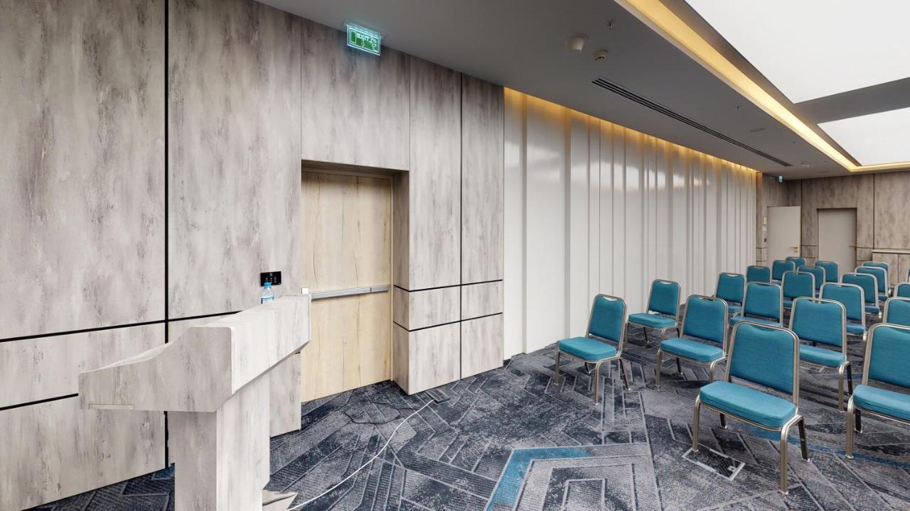 Hotel Intercontinental Baku By Ihg Zewnętrze zdjęcie The interior of the meeting room