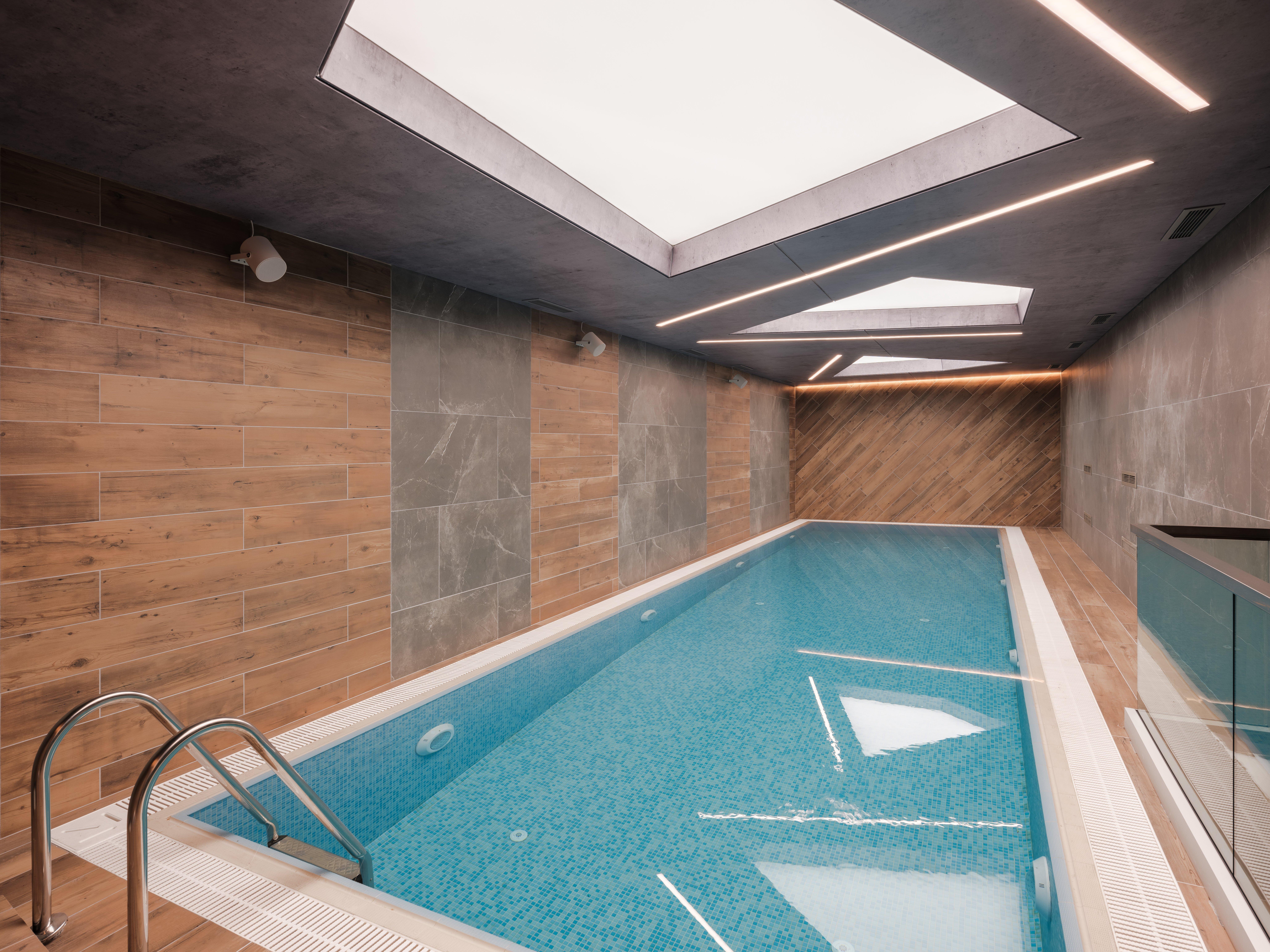 Hotel Intercontinental Baku By Ihg Zewnętrze zdjęcie Swimming pool