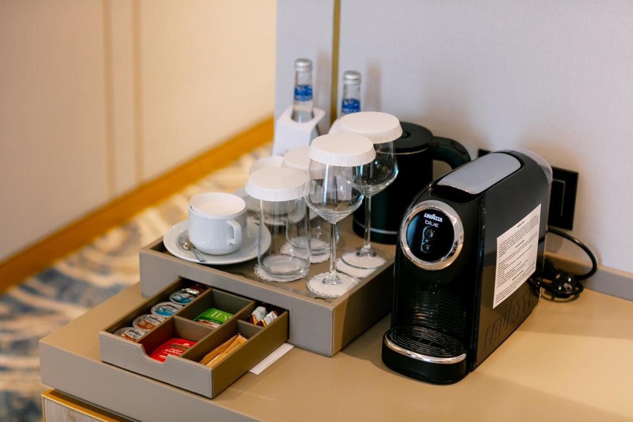 Hotel Intercontinental Baku By Ihg Zewnętrze zdjęcie A Nespresso coffee machine in a hotel room