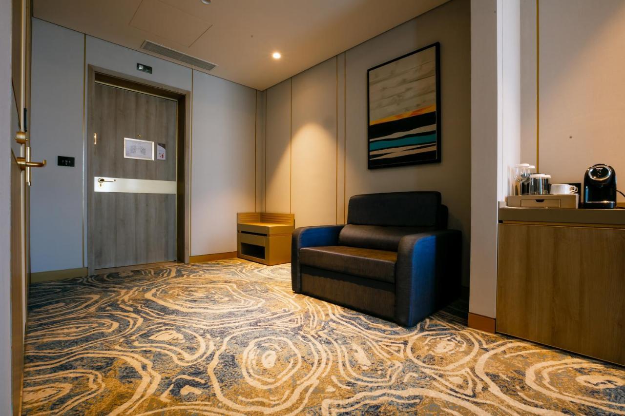 Hotel Intercontinental Baku By Ihg Zewnętrze zdjęcie Carpet in a hotel room