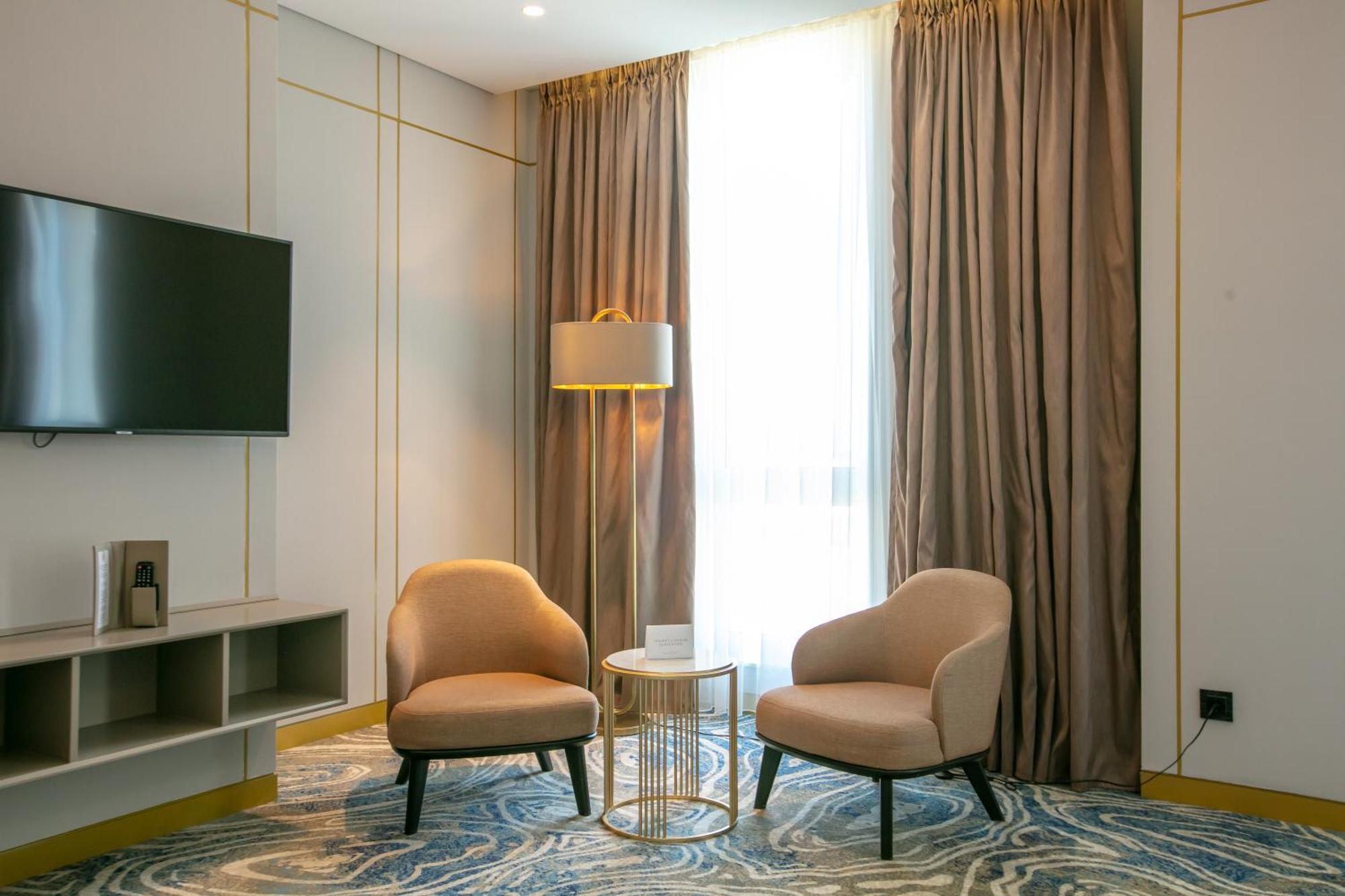 Hotel Intercontinental Baku By Ihg Zewnętrze zdjęcie A room at the hotel