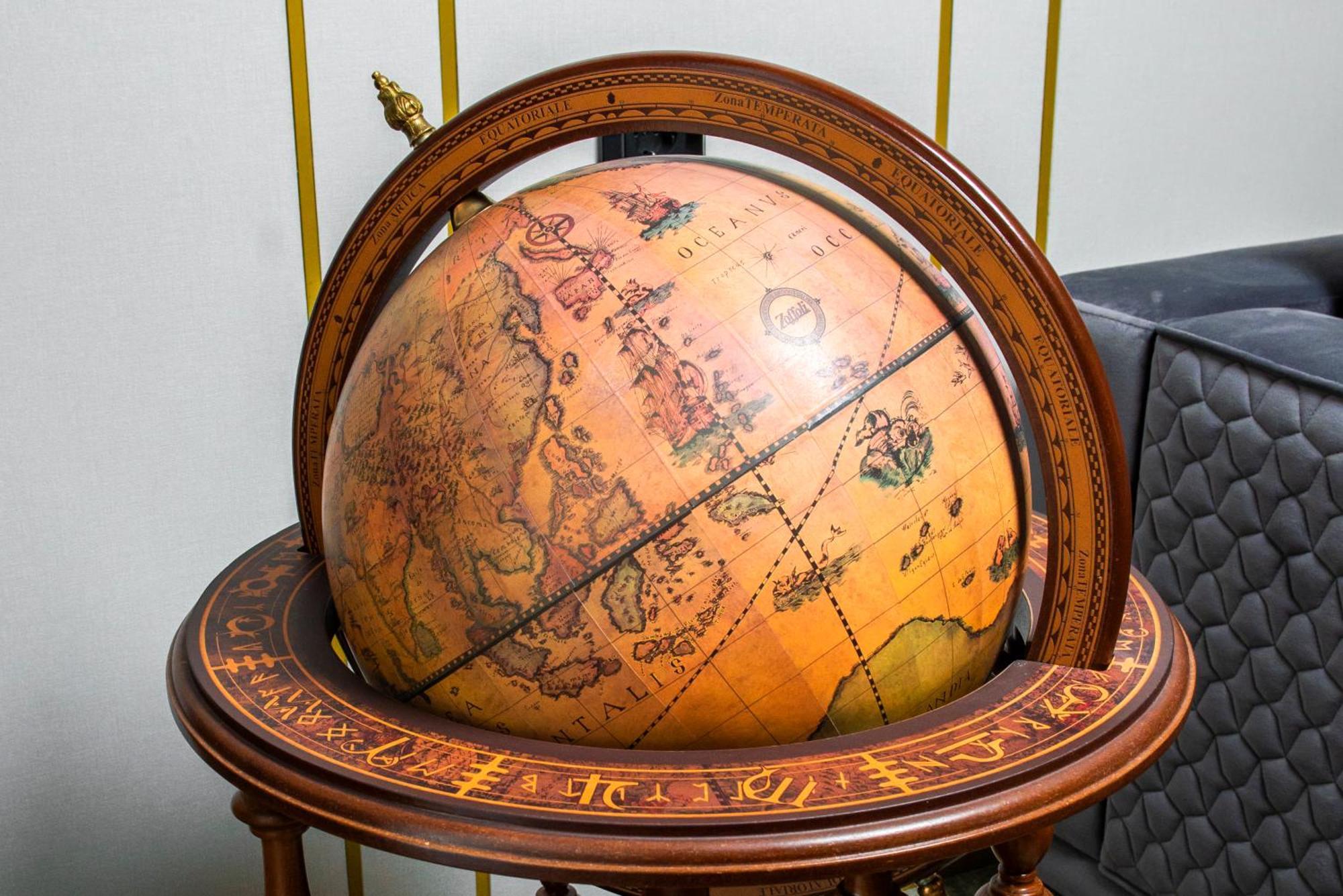 Hotel Intercontinental Baku By Ihg Zewnętrze zdjęcie A globe