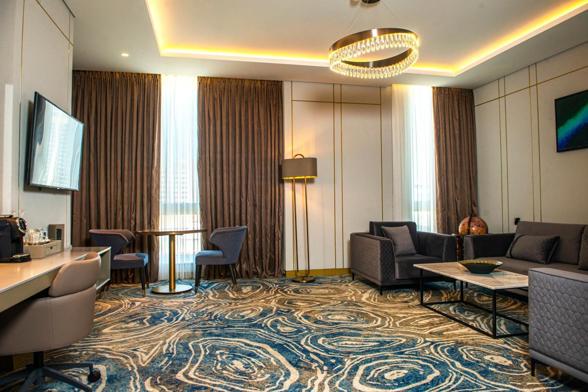 Hotel Intercontinental Baku By Ihg Zewnętrze zdjęcie Suite room at the hotel